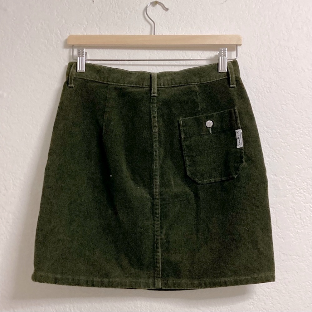 Guess Jeans Made in the USA Green Corduroy Mini Skirt, Size 29 - Picture 2 of 5